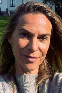 Marie Caroline Schjeldal in Hvordan vi slipper af med de andre