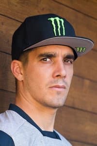Sam Hill in Earthed 5 - The Law of Fives