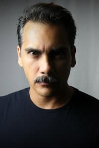 Raúl Arrieta in A Royal Makeover