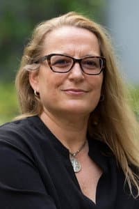 Franca González in Atrás de la vía