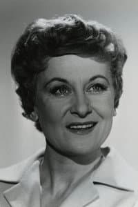 Karen Marie Løwert in Genboerne