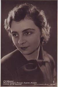 Evgeniya Mores in Полет на Луну