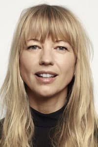 Sara Cox in Britain's Favourite Dogs: Top 100