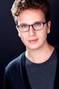 Noah Zachary in Pull Out