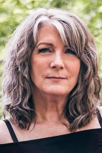Kathy Mattea in Time Life Presents Country Legends Live, Vol. 4