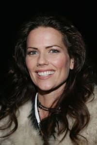 Tamara Davies in Foreigner 2 : Black Dawn