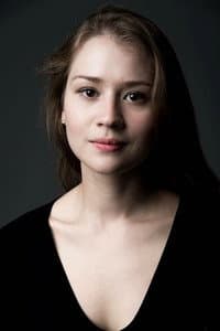 Anna Levanova in Летящие по ветру листья