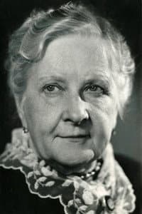 Yelena Shatrova in Застава в горах