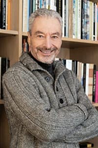 César Costa in Me tengo que casar