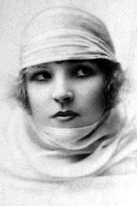 Kay Laurel in The Valley of the Giants