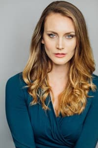 Stefanie Estes in The Sintern