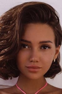 Aliya Lando in Falling Star