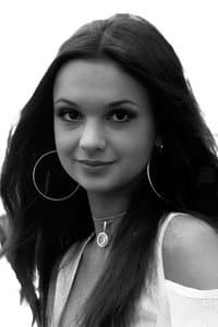 Christina Lindberg in Yusra