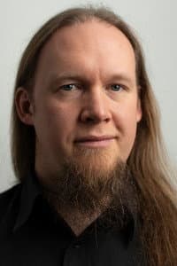 Tobias Nilsson in En forudsigelig fortælling om magtesløse mænd