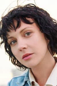 Laura Hajek in Vengeance