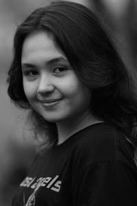 Lisa Mae in Rabi Jiwo: Menikahi Mayat