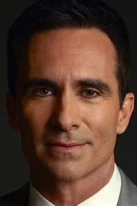 Nestor Carbonell in Jack the Dog