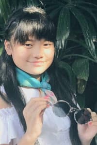Lil'li Latisha in Kulari Ke Pantai