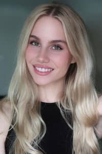 Colette Cherry in Deepheist