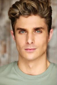 Alexander Cubis in No Evil
