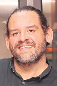 Arturo Menéndez in Parávolar