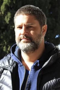 Juan Pablo Miller in Las siamesas