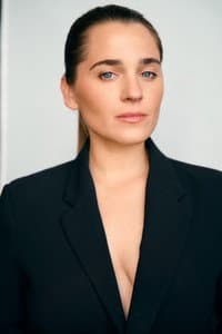 Taryn Kelly in CLING