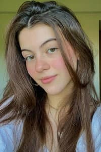 Giovana Veiga in Renúncia - O Preço da Verdade