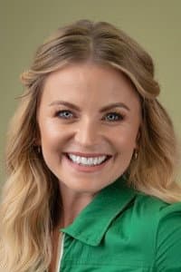 Leah van Niekerk in Susters