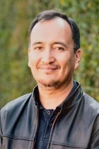 Israel Flores in Enjaulada