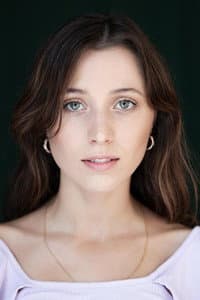 Sofia Vilar in After Link