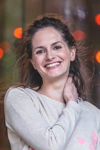 Orsolya Holecskó in Kútfejek