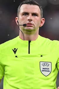 Michael Oliver in Så går det till när Fifa väljer VM-finaldomare