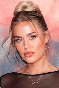 Lottie Tomlinson in Louis Tomlinson: All of Those Voices