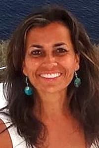 Marianna Pinto in Friend of the World