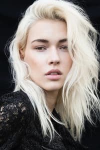 Stefanie Michova in Bruce Willis - Warum die Legende niemals stirbt