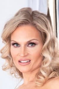 Sedona Reign in MILF Threesomes 2
