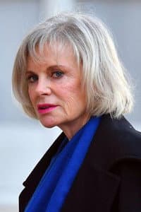 Élisabeth Guigou in Président : le prix à payer - Face à la rue
