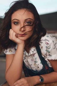 Bia Vedovato in Memórias Póstumas (de um relacionamento)