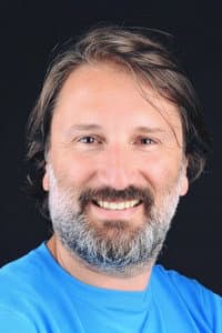 Cenk Sözeri in Çığlık Çığlığa Bir Sevda
