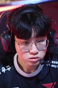 Choi Woo-je in T1 Rose Together