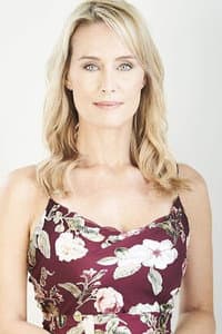 Jeanette Roxborough in Stuck in the Middle