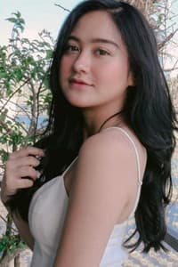 Salshabilla Adriani in Aku Lupa Aku Luka