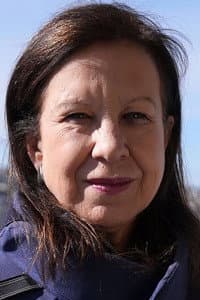 Lyse Doucet in Heritage Minutes: Mary Riter Hamilton