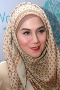 Marini Zumarnis in MBA: Married by Accident