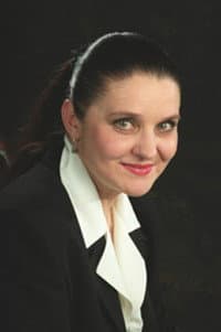 Yelizaveta Slutska in Пристрасть