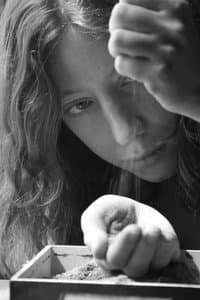 Nicole Herrera in Fantasmas en la Oscuridad