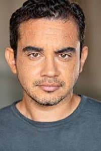 Alex Cacho in Enviar Y Recibir