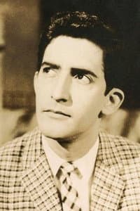 Julio Martínez in Desarraigo