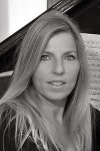 Helene Bergere in Come Simi